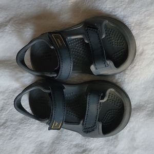 Crocs Sandals - size 7